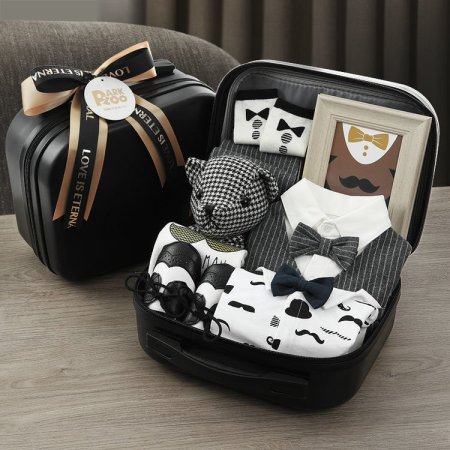 شنطة بدلة توكسيدو